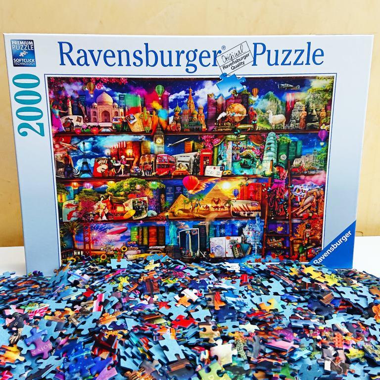 Ravensburger Puzzle - World of Books - 2000 pieces